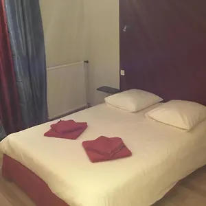 La Châtaigneraie 2* Uzer (Ardeche)