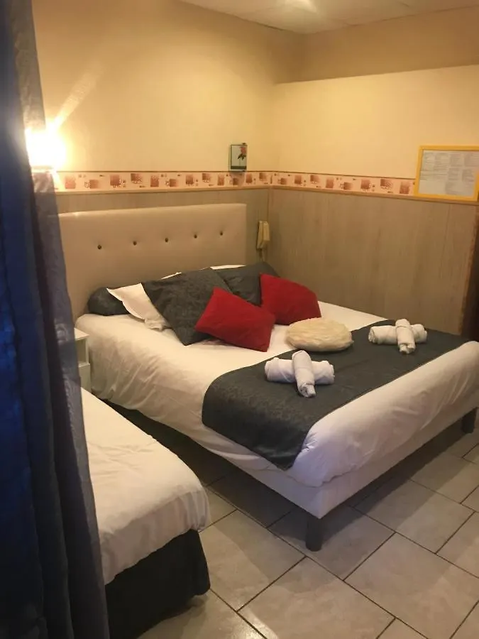 Hotel Les Mimosas Bormes-les-Mimosas 2*,